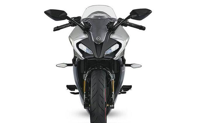 2023 CFMOTO 300 SS