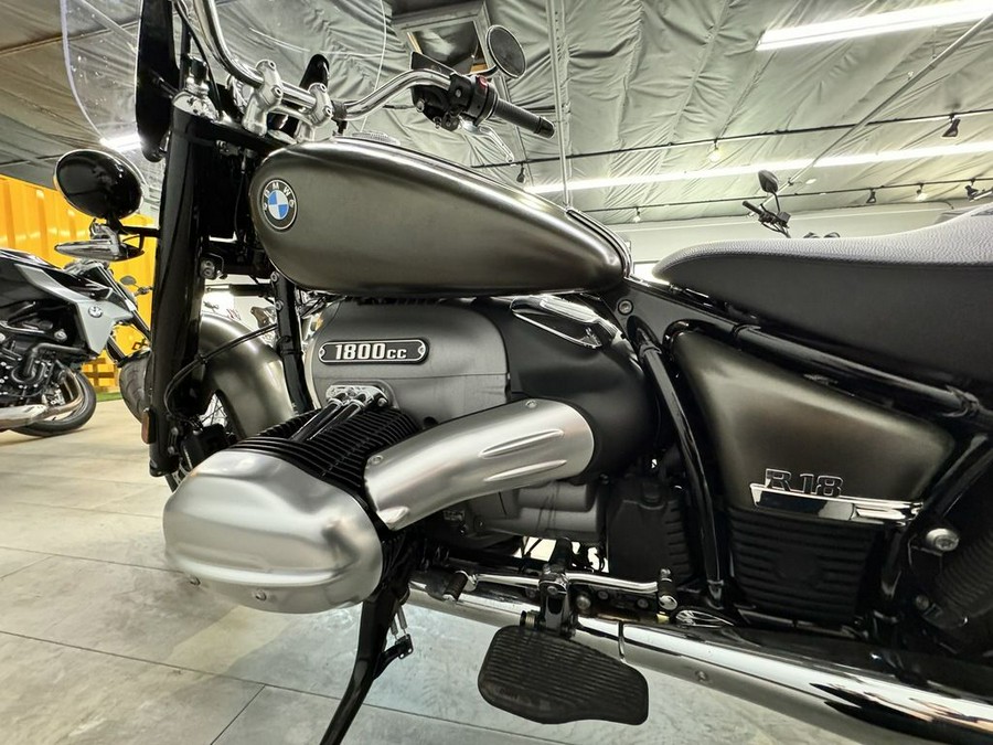 2022 BMW R 18 Classic Manhattan Metallic Matte