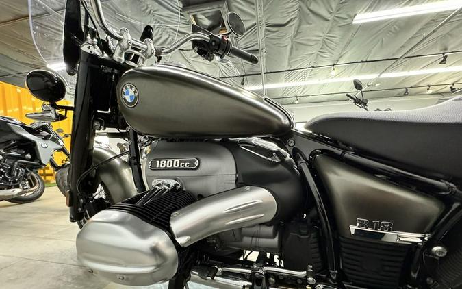 2022 BMW R 18 Classic Manhattan Metallic Matte