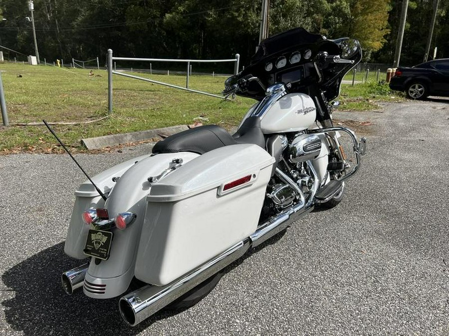 2017 Harley-Davidson® FLHXS - Street Glide® Special