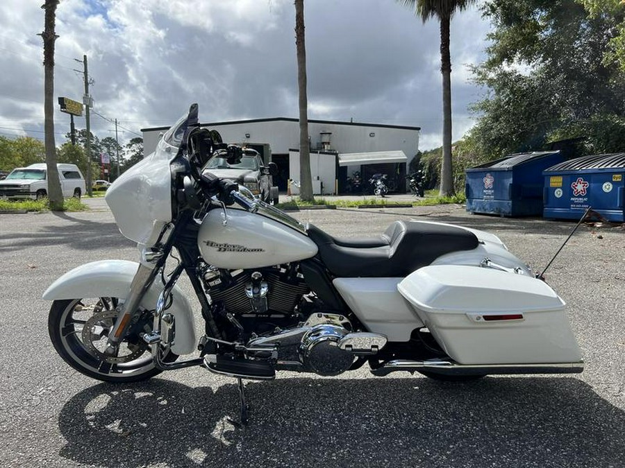 2017 Harley-Davidson® FLHXS - Street Glide® Special