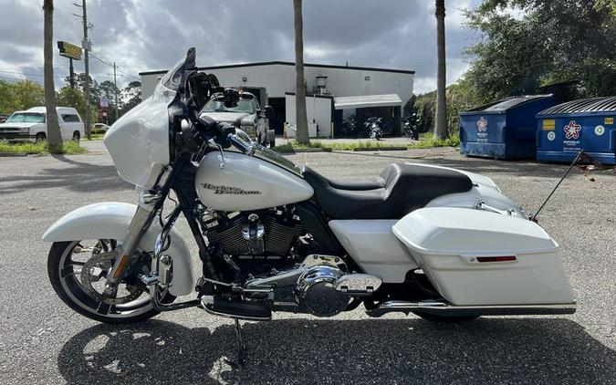 2017 Harley-Davidson® FLHXS - Street Glide® Special