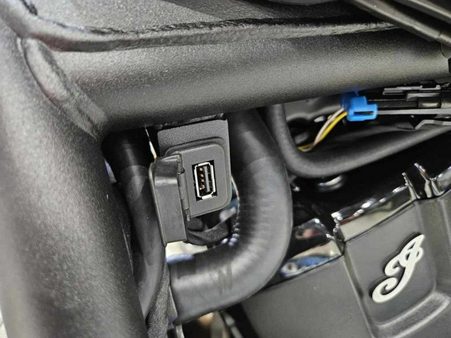 2025 Indian 101 Scout Ghost White Metallic With Graphics