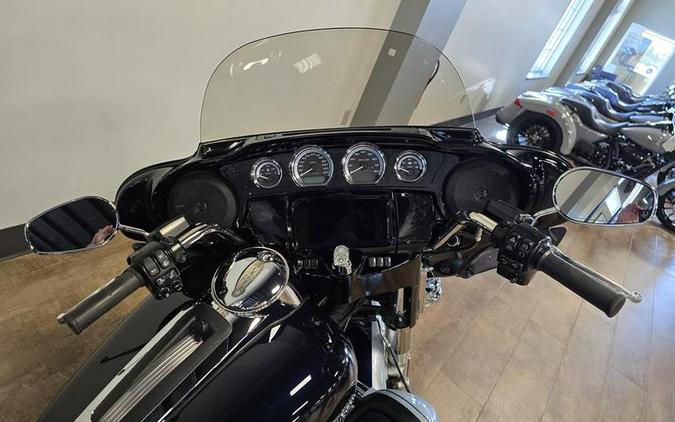 2019 Harley-Davidson® FLHTKL - Ultra Limited Low