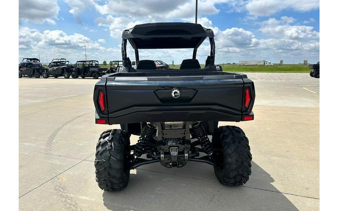 2024 Can-Am Commander XT 1000R Red / Black