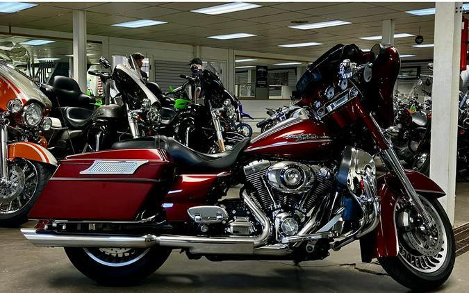 2009 Harley-Davidson® FLHX - Street Glide