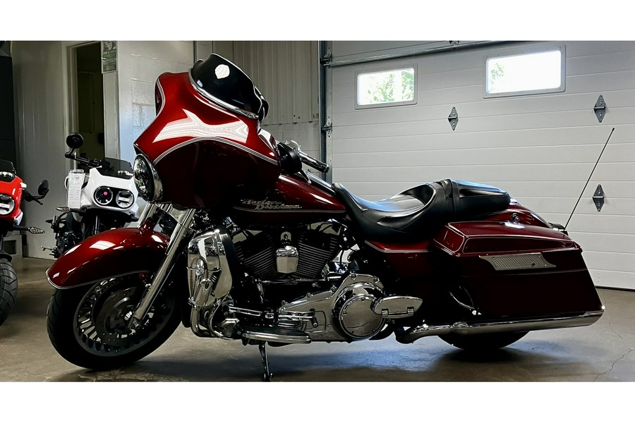 2009 Harley-Davidson® FLHX - Street Glide