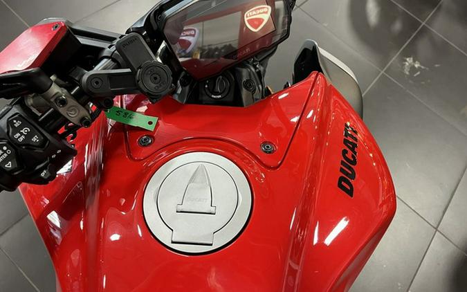 2024 Ducati Diavel V4 Red