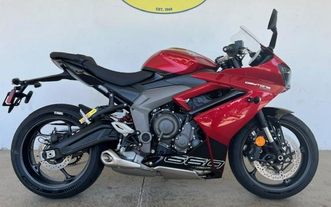 2025 Triumph Daytona 660 Carnival Red/Sapphire Black