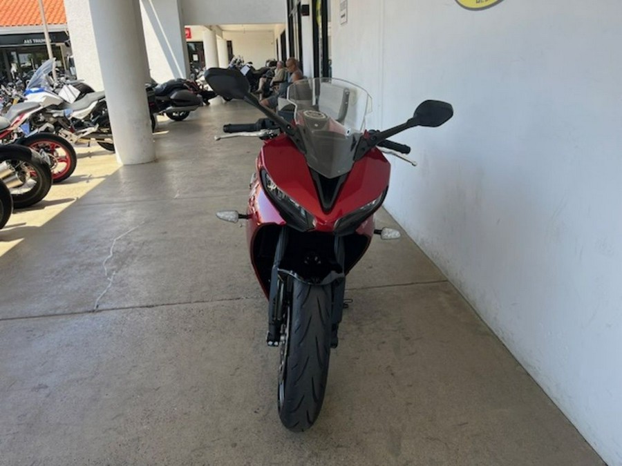 2025 Triumph Daytona 660 Carnival Red/Sapphire Black