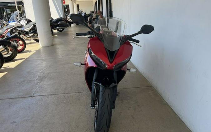 2025 Triumph Daytona 660 Carnival Red/Sapphire Black