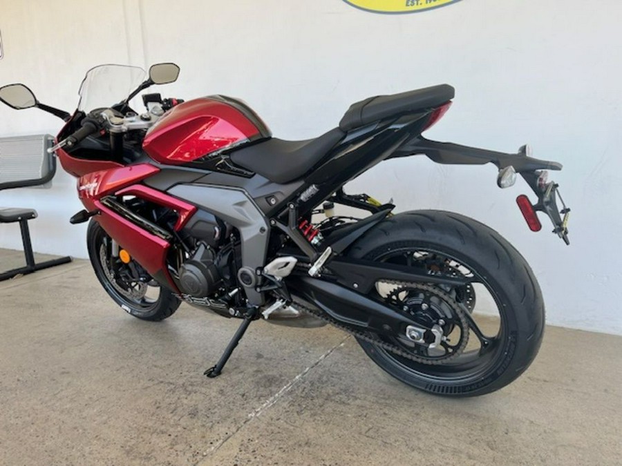 2025 Triumph Daytona 660 Carnival Red/Sapphire Black