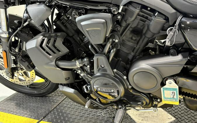 2026 Harley-Davidson® Nightster® Vivid Black - Black