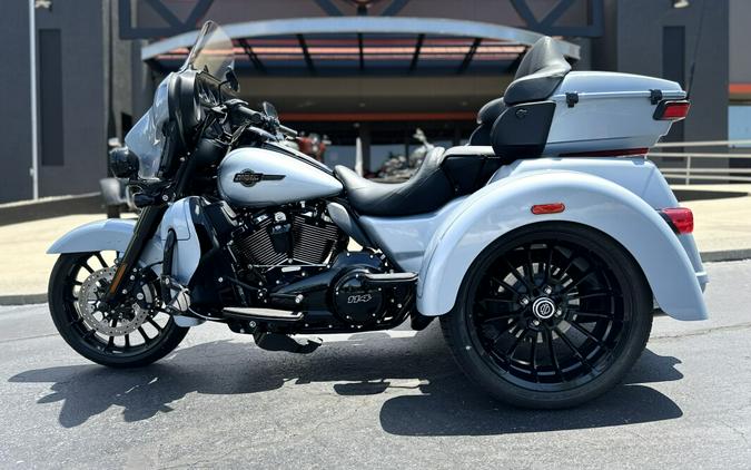 FLHTCUTG 2025 Tri Glide® Ultra