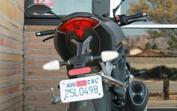 2022 Triumph Speed Triple 1200 RS Matte Silver Ice