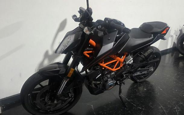 2023 KTM Duke 390