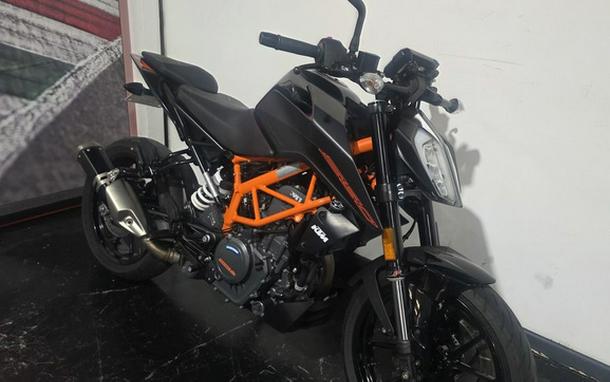 2023 KTM Duke 390