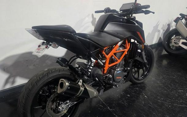 2023 KTM Duke 390