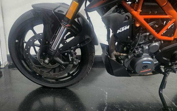 2023 KTM Duke 390