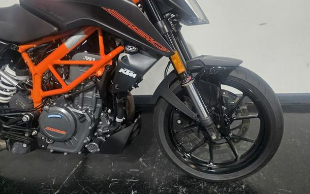 2023 KTM Duke 390
