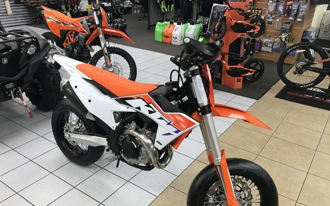 2023 KTM 450 SMR First Look [8 Fast Facts, 30 Photos, Specs]