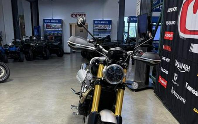 2025 Triumph SCRAMBLER 1200 XE