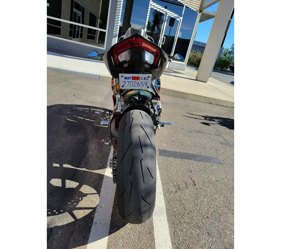 2025 Ducati Panigale V2 Superquadro Final Edition