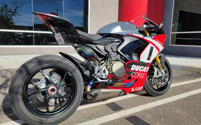 2025 Ducati Panigale V2 Superquadro Final Edition