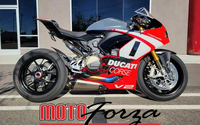 2025 Ducati Panigale V2 Superquadro Final Edition