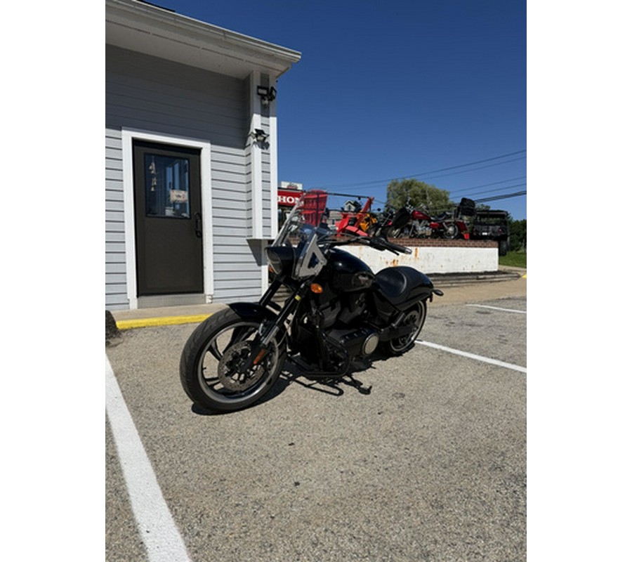 2013 Victory Motorcycles Hammer 8-Ball