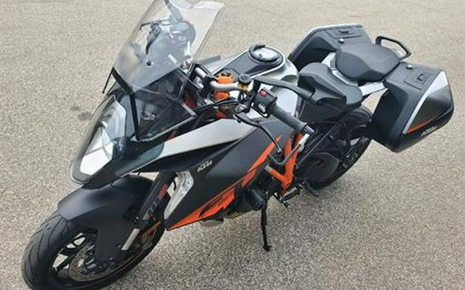 2017 KTM 1290 Super Duke GT