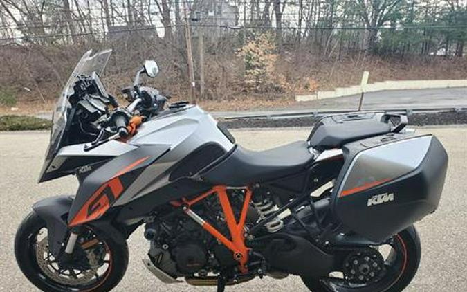 2017 KTM 1290 Super Duke GT