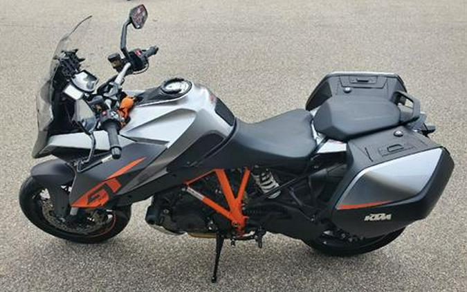 2017 KTM 1290 Super Duke GT