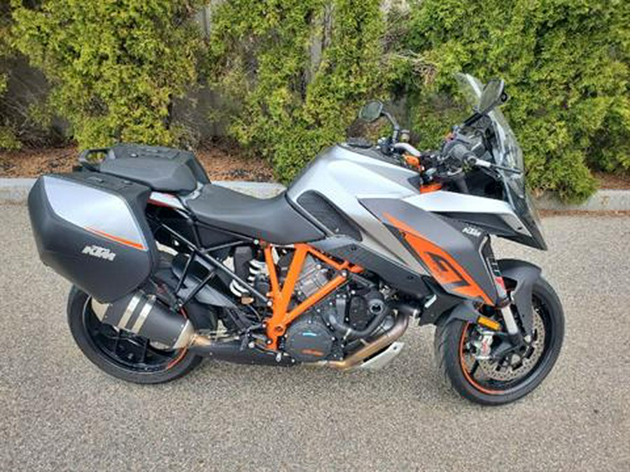 2017 KTM 1290 Super Duke GT