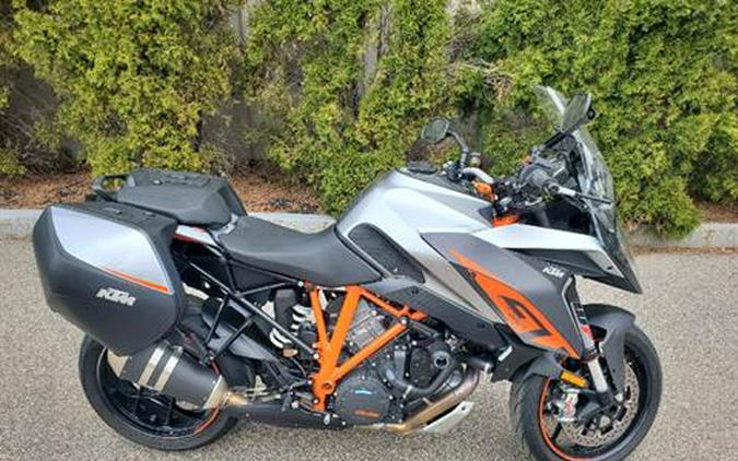 2017 KTM 1290 Super Duke GT