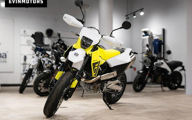 2026 Husqvarna Motorcycles Supermoto 701