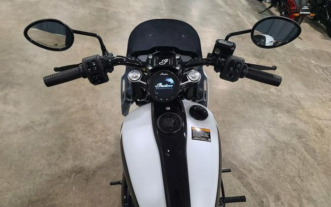 2025 Indian Sport Chief Ghost White Metallic Smoke