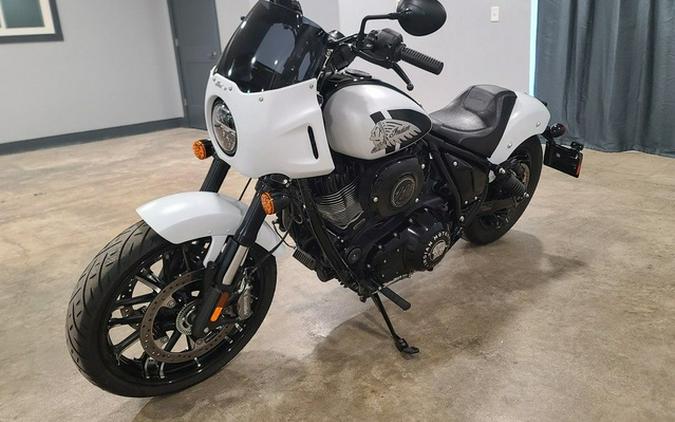 2025 Indian Sport Chief Ghost White Metallic Smoke