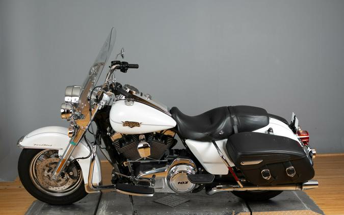 2012 Harley-Davidson FLHRC 103 / ROAD KING CLASSIC 103