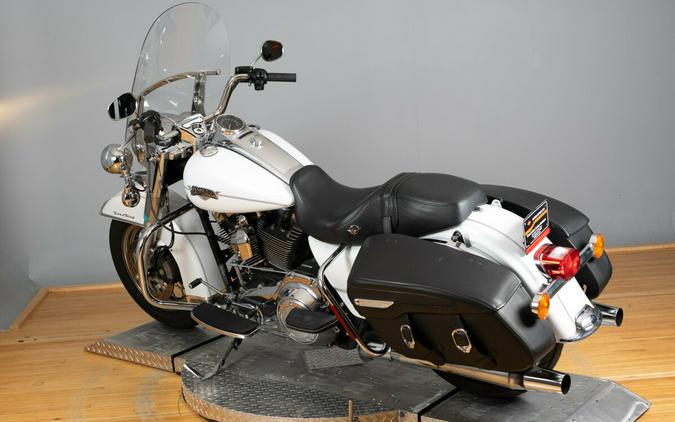 2012 Harley-Davidson FLHRC 103 / ROAD KING CLASSIC 103