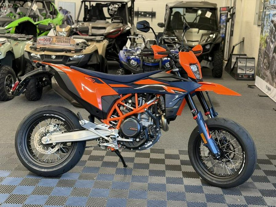 2026 KTM 690 SMC R
