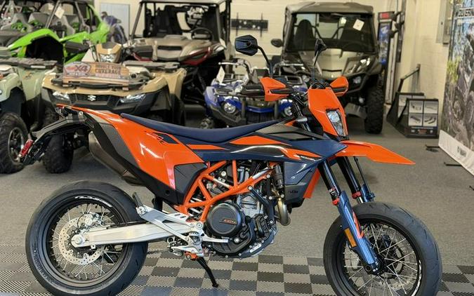2026 KTM 690 SMC R