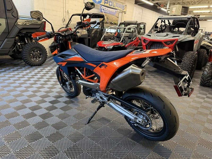 2026 KTM 690 SMC R