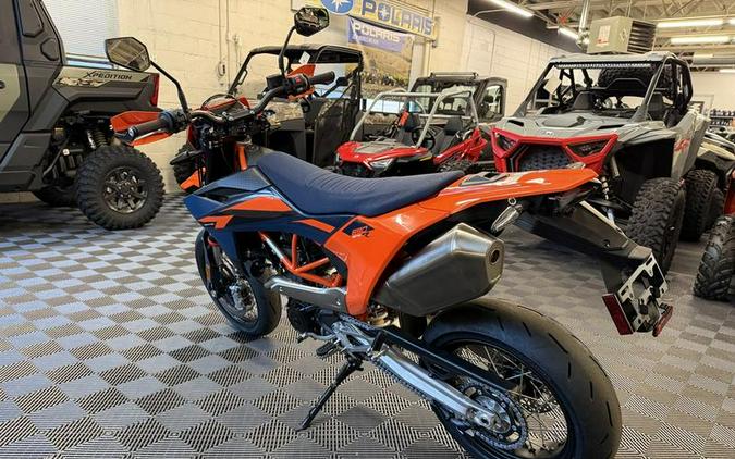 2026 KTM 690 SMC R
