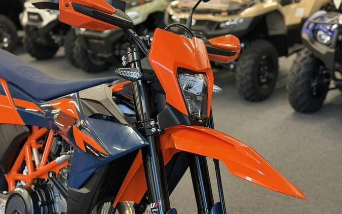 2026 KTM 690 SMC R