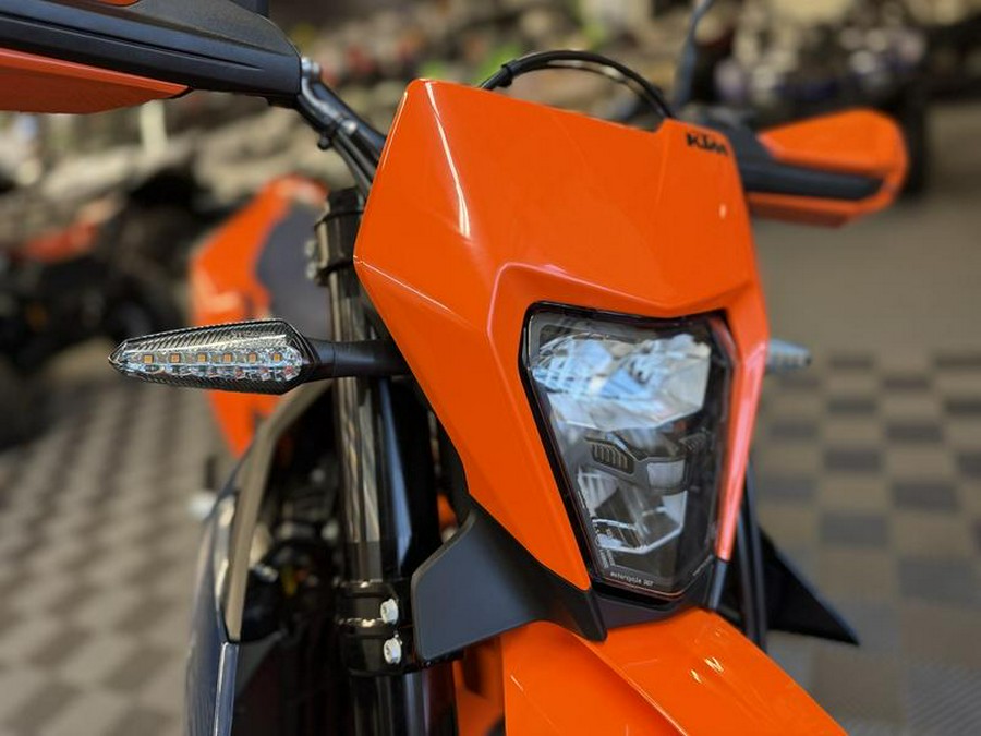 2026 KTM 690 SMC R