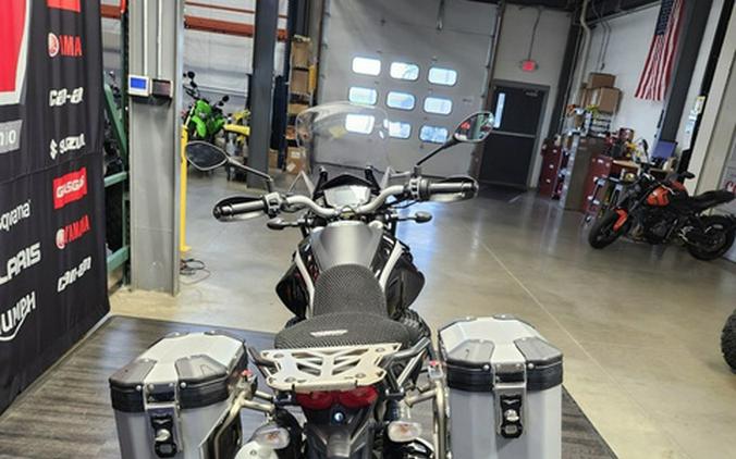 2023 Moto Guzzi V85 TT Guardia dOnore