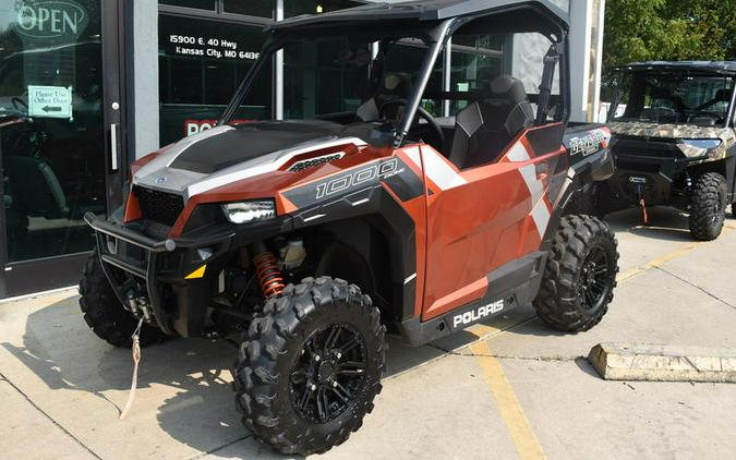 2019 Polaris® General® 1000 EPS Deluxe Orange Rust