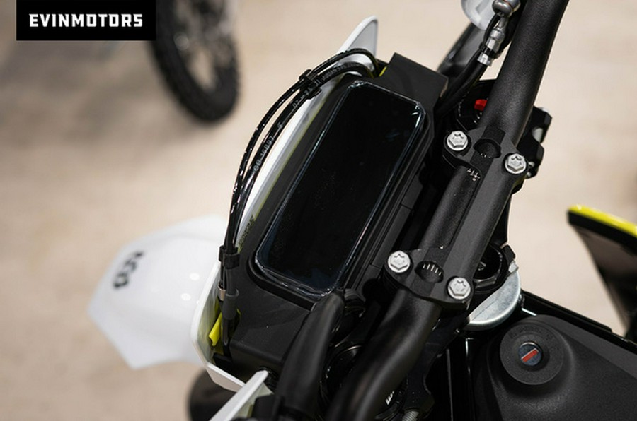 2026 Husqvarna Motorcycles Supermoto 701