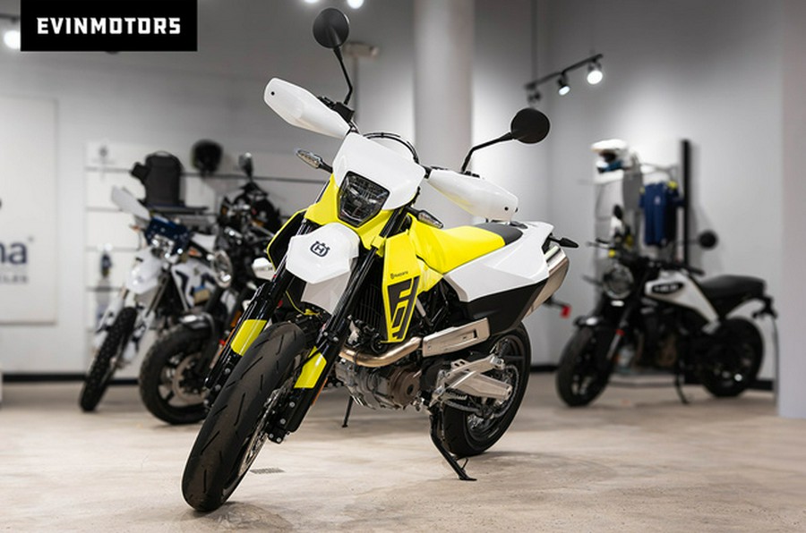 2026 Husqvarna Motorcycles Supermoto 701